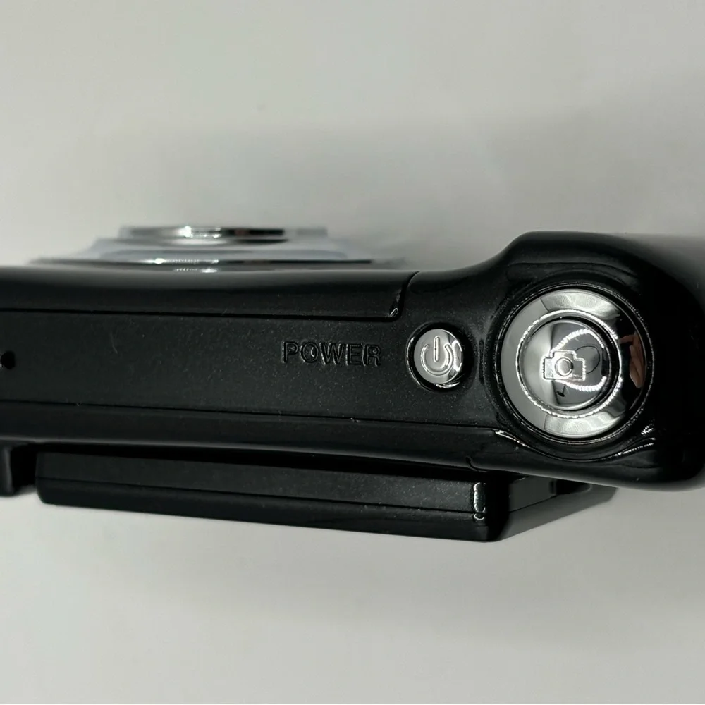 Vivitar ViviCam X018 digital camera PARTS ONLY Case Included Gifts Projects Gags